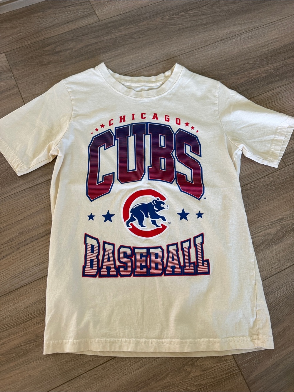MLB Chicago Cubs White Short Sleeve Graphic Tee with Red & Navy Logos
